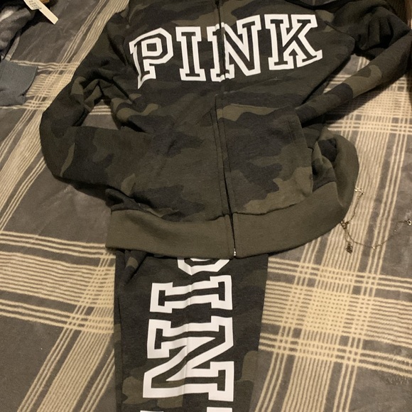 Pink sweatsuit - Picture 5 of 7